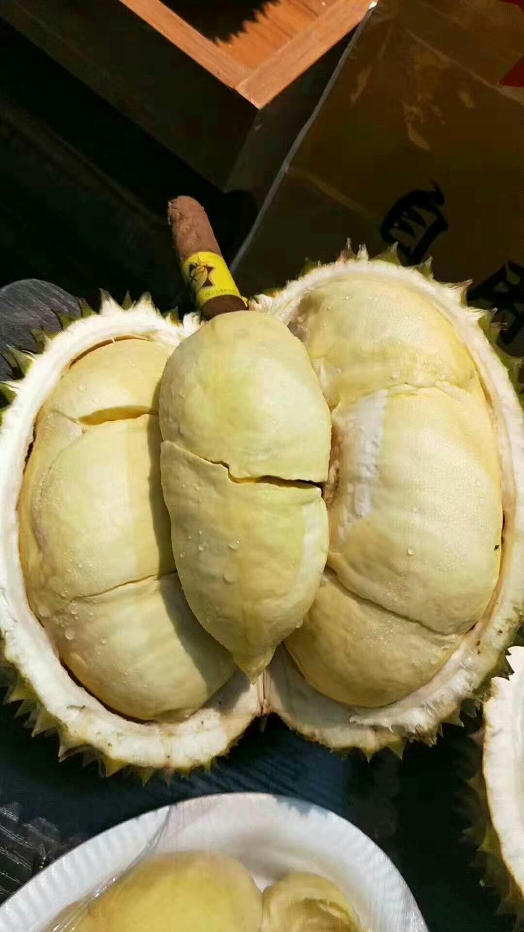 泰国金枕榴莲 80 - 90%以上 3 - 4公斤