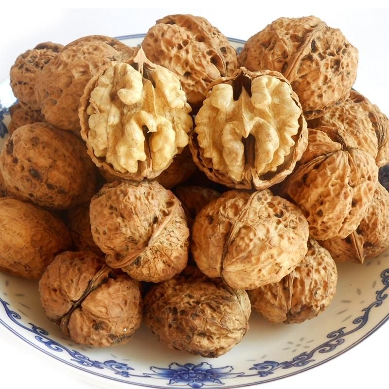 这是一张关于纸皮核桃的产品图片